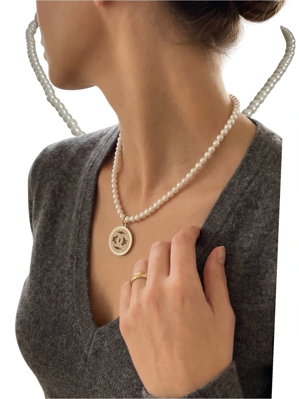 Pearl Bead Necklace with Gold Medallion Pendant - Picture 4 of 7